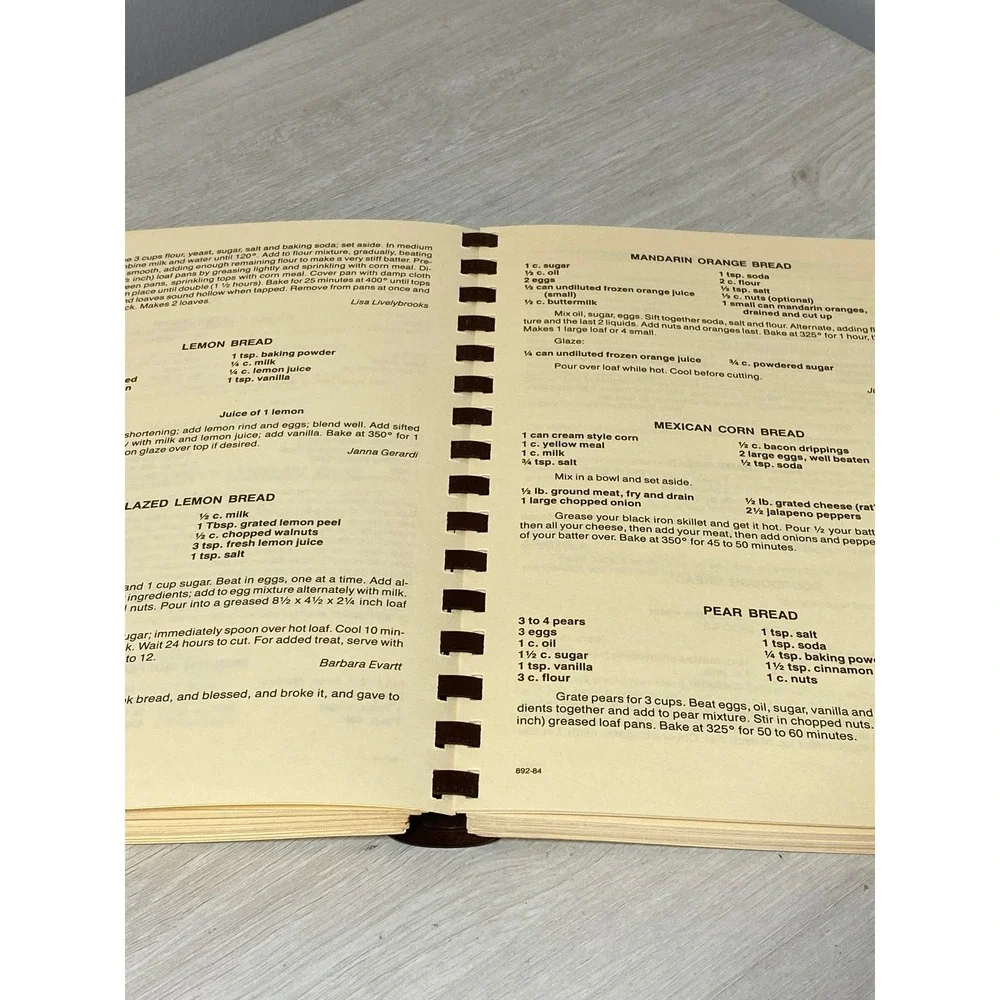Vintage 1984 Burnt Offerings Cookbook First United Methodist Church Euless Texas